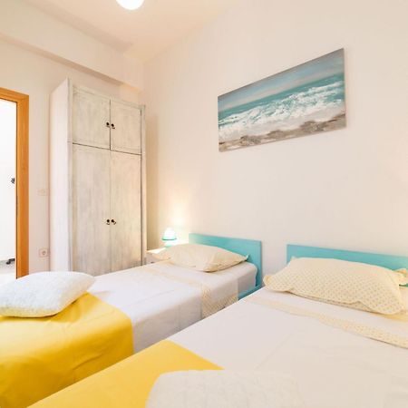 Seafront Villa With Furnished Sun Terrace, Close To The Beach Kaštela Kültér fotó