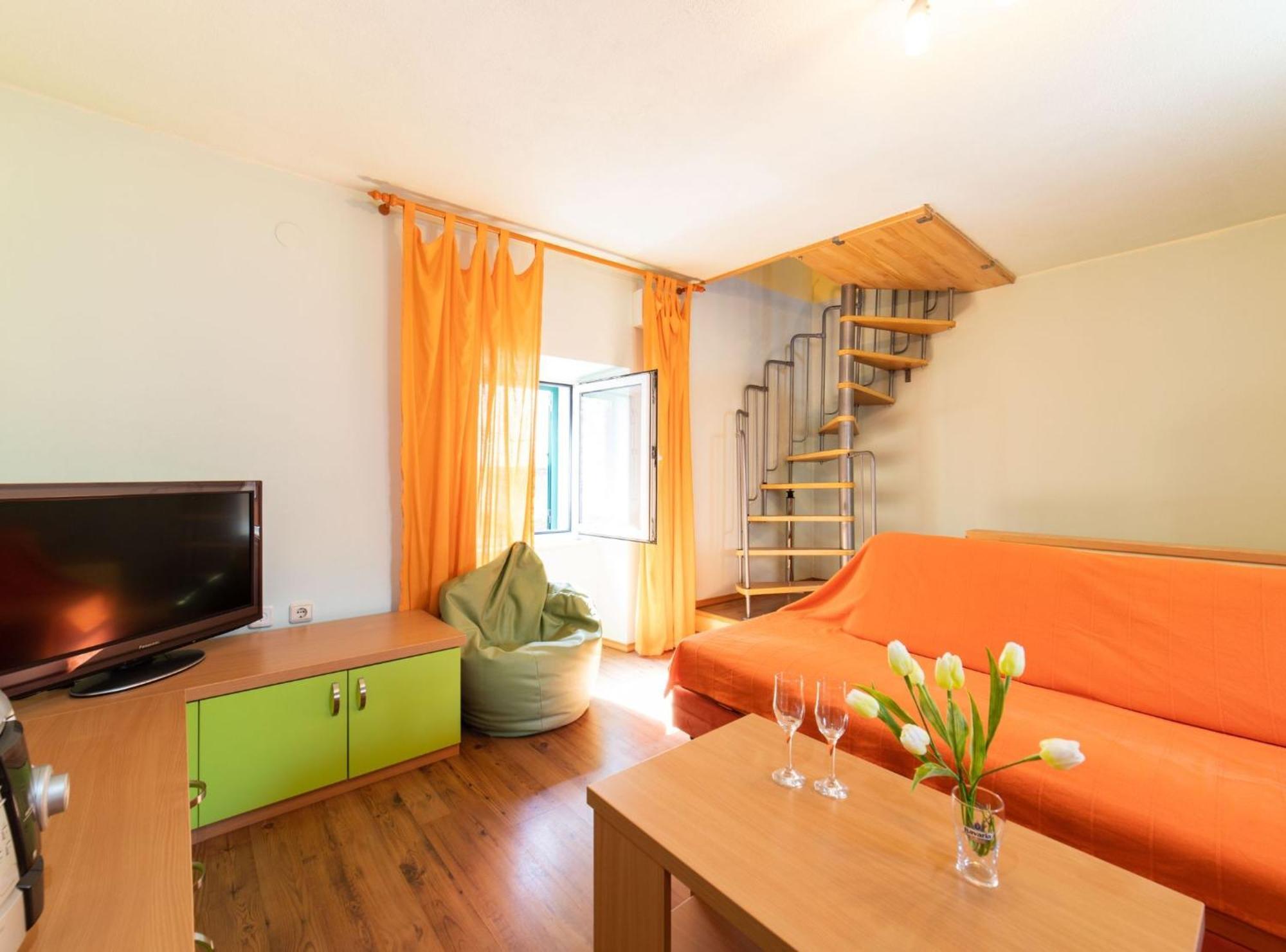 Seafront Villa With Furnished Sun Terrace, Close To The Beach Kaštela Kültér fotó