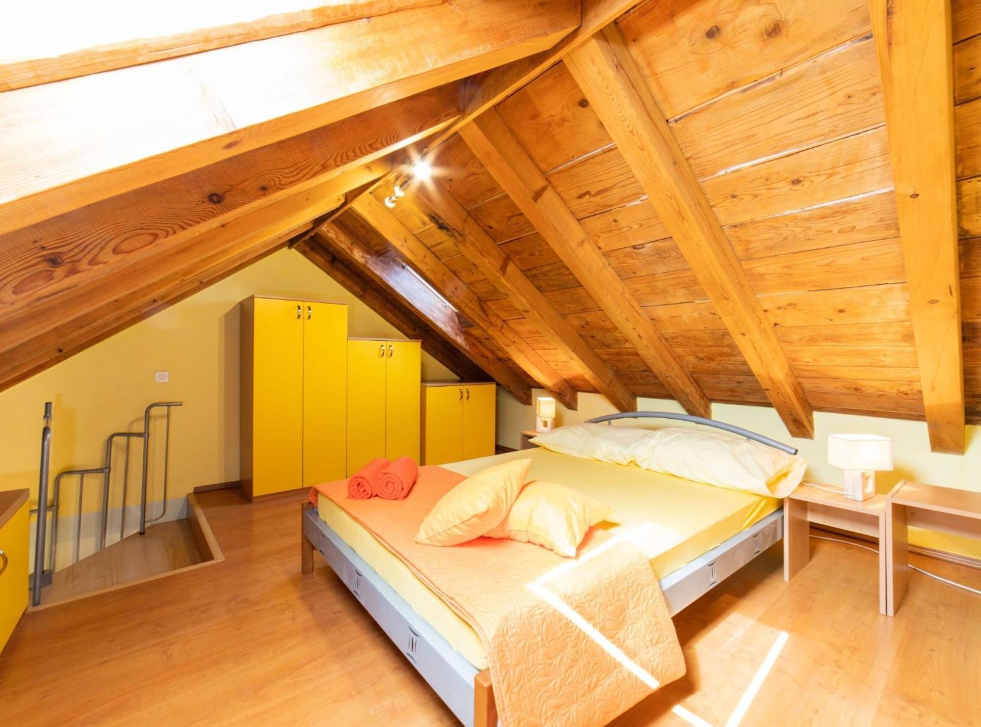 Seafront Villa With Furnished Sun Terrace, Close To The Beach Kaštela Kültér fotó